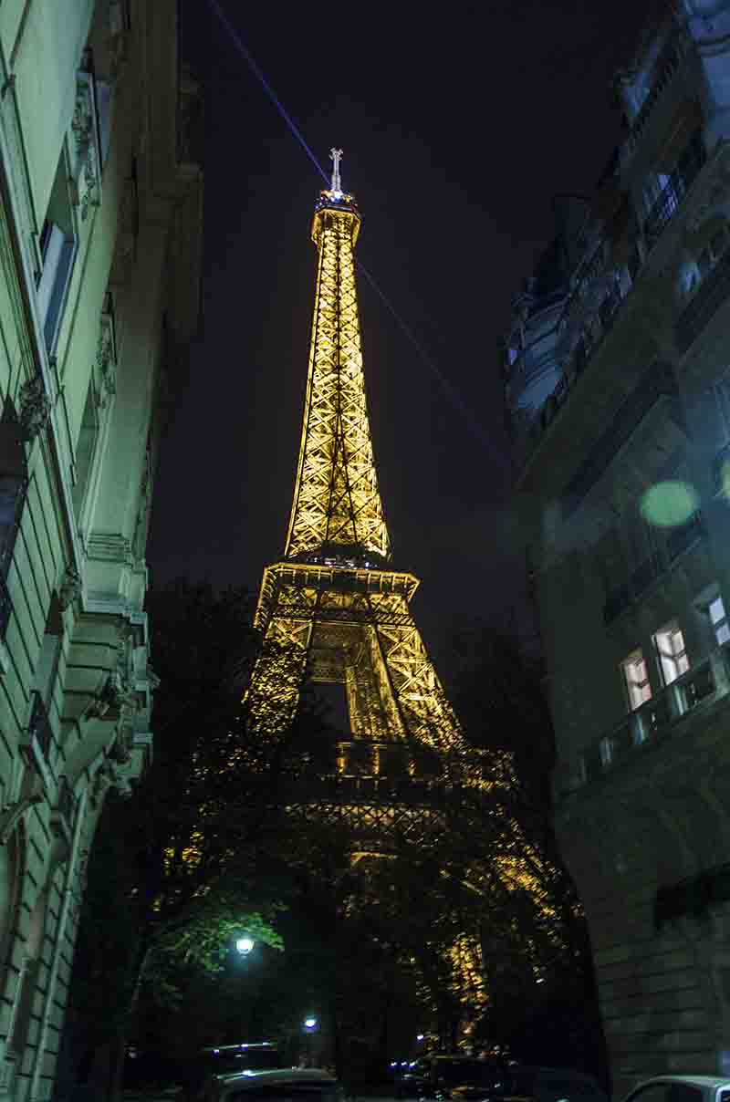17 - Francia - Paris - torre Eiffel - imagen nocturna.jpg